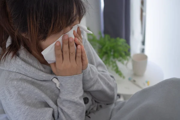 Sick Woman Headache Sitting Blanket Female Sneezing Runny Nose Seasonal — Foto de Stock