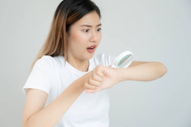 Cilt sorunu ve güzellik. Cilt alerjisi, steroid alerjisi, hassas cilt, güneş yanığı, kimyasal alerji, isilik, böcek ısırığı, Seborrheic Dermatitis..