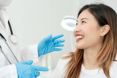 Asya gülümsemesi ve ameliyattan sonra mutlu olmak, estetik ameliyat, cilt beyazlatma enjeksiyonu, dolgu enjeksiyonu, cilt yenileme, güzel Asyalı kızlar güzellik kliniğinde, cilt bakımı, cilt bakımı...