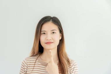 Asya gülümsemesi ve ameliyattan sonra mutlu olmak, estetik ameliyat, cilt beyazlatma enjeksiyonu, dolgu enjeksiyonu, cilt yenileme, güzel Asyalı kızlar güzellik kliniğinde, cilt bakımı, cilt bakımı...