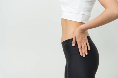 Diyet yapan kadınlar. Güzel şekil. Kadın vücudunun kilo verdikten sonra bel ölçüsü azalır. denge, kontrol, rutinler, egzersiz