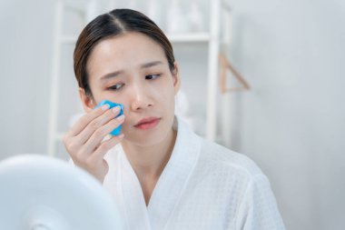 Yağlı yüz problemi, yüz dermatolojisi, büyük gözenekler, pürüzlü yüz, hassas cilt, güneş yanığı, sivilce, kuru deri, büyük gözenekler, kızarıklık, donuk yüz, çiller, kırışıklık, cilt problemi