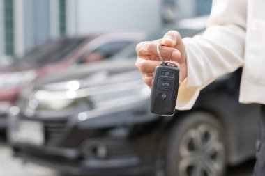 Kullanılmış araba, kiralık araba, sat, al. Anahtarı yeni sahibine bırakmaktan mutluluk duyarım. Satışlar, kredi kredisi finans, kira aracı, sigorta, kiralama, satıcı, satıcı, taksit, araba bakımı işi