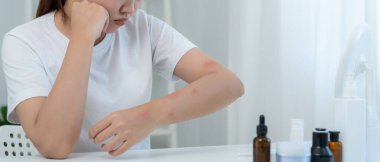 Cilt ve güzellik sorunları Kadınların kaşındıran derileri ve kozmetik alerjileri, steroid alerjileri, hassas ciltleri, güneş ışığı kızarıklıkları, kimyasal alerjileri, isilikleri, böcek ısırıkları yüzünden kızarıklıkları var.