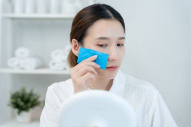 Yağlı yüz problemi, yüz dermatolojisi, büyük gözenekler, pürüzlü yüz, hassas cilt güneş yanığı, sivilce, kuru cilt, büyük gözenekler, kızarıklık, donuk yüz, çiller, kırışıklık, cilt çaylağı