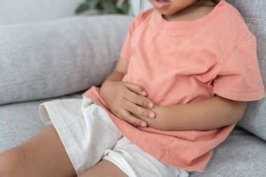 Mide ağrısı. Çocukların karın ağrısı, hazımsızlık, mide iltihabı, regl sancıları, gaz çıkarma, ishal, şişkinlik, kolon kanseri, karın iltihabı, gıda zehirlenmesi, karın zehirlenmesi,