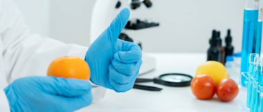 Bilimadamları laboratuvarda meyve artıklarında kimyasal madde bulunmayacağını garanti ediyorlar. Kontrol uzmanları kimyasal kalıntıların konsantrasyonunu incelerler, standart, yasaklı maddeleri bulur, kirletir, mikrobiyolog