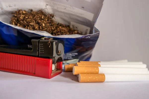 Tabaco Máquina Apisonar Con Cigarrillos — Foto de Stock