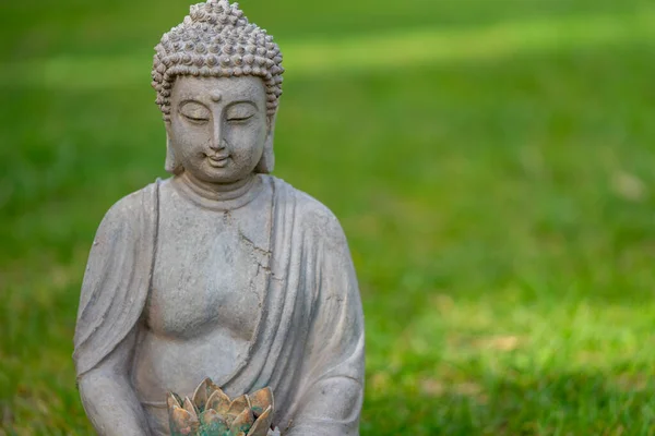 Estatua Buddha Jardín —  Fotos de Stock