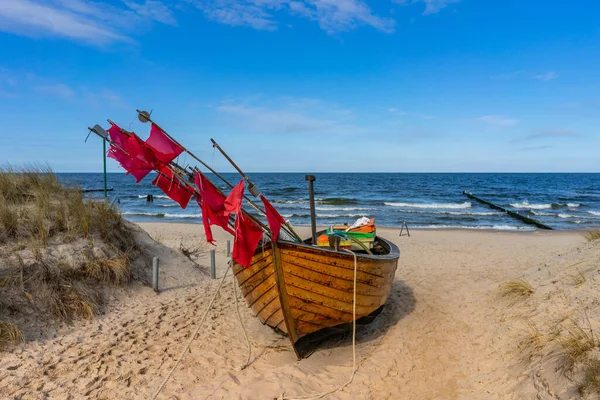 Łódź Rybacka Plaży Morza Bałtyckiego — Zdjęcie stockowe