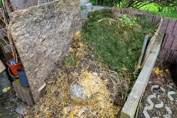 Zahradní Odpad Kompostéru Zahradě — Stock fotografie