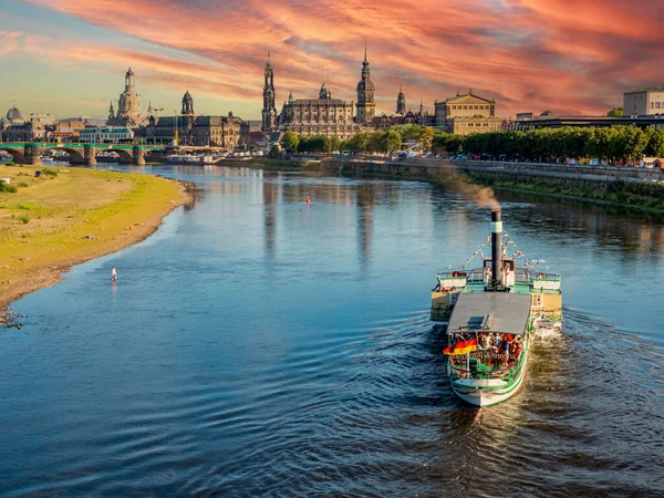 Steamer Elbe Dresden Skyline — Stockfoto