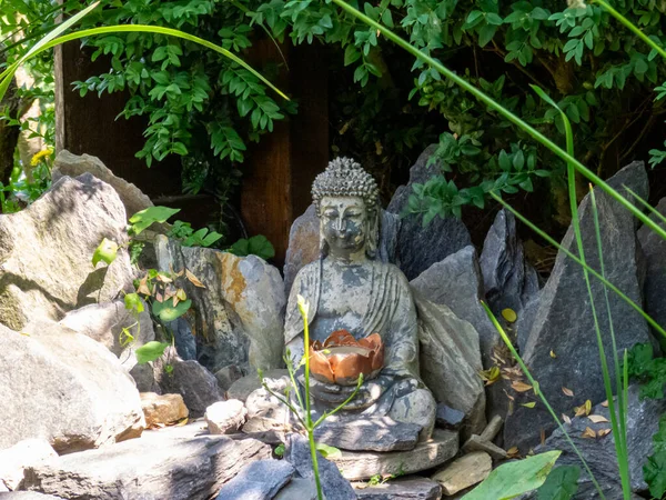 Estatua Buddha Jardín Del Templo Japón —  Fotos de Stock