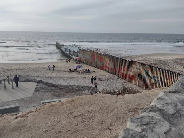 Tijuana 'daki Amerika Birleşik Devletleri ve Mexico Wall Sea sınırı. Yüksek kalite fotoğraf