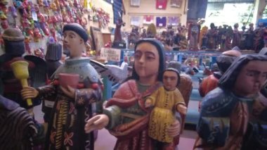 Guatemala 'dan el yapımı hediyelik eşyalar, Latin Amerika' dan el yapımı geleneksel kültürel dini eşyalar. Antigua Guatemala 'da turizm.