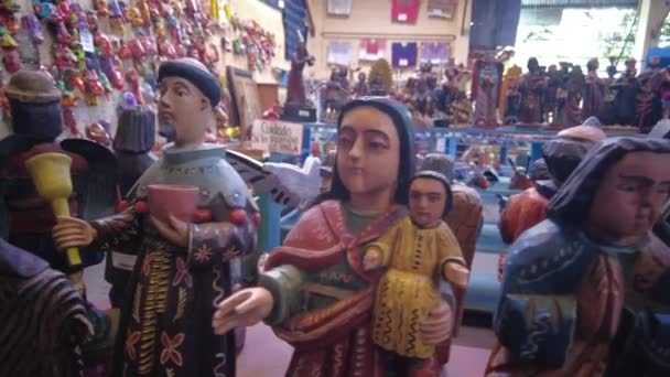 Handgjorda Souvenirer Från Guatemala Kulturella Traditionella Handgjorda Religiösa Föremål Från — Stockvideo