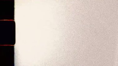 Süper 8 mm Film Strip Overlay with Projector Grain Sprocket Hole Light Leaks and Analog Doku Analog Vintage Doku Flicker and Dust. Yüksek kalite 4k görüntü