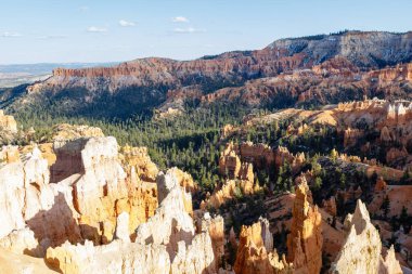 Bryce Kanyonu 'ndan Utah' taki Bryce Kanyonu Ulusal Parkı manzarası.