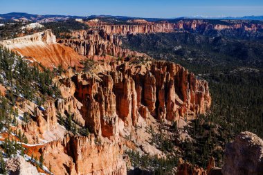 Utah 'taki Bryce Canyon Ulusal Parkı' ndaki Gökkuşağı Noktası 'ndan görüntüler.