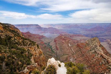 Grand Canyon Ulusal Parkı 'nın güney kenarındaki Grandview Point' ten Büyük Kanyon manzarası..