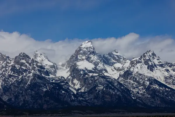 Grand Teton 'daki Teton dağlarının kar manzarası, Ulusal Park, Wyoming, ABD