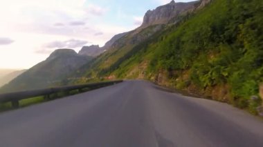 Yazın gün batımında Montana 'daki Buzul Ulusal Parkı' nda 