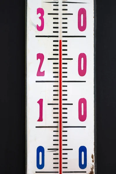 Termômetro Mostrando Alta Temperatura Hora Verão — Fotografia de Stock