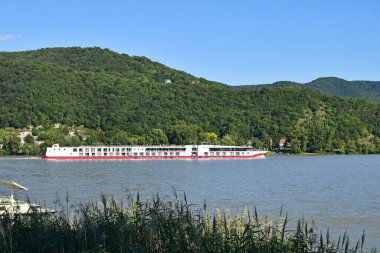 Višegrad 'da Tuna nehrinde tekneler