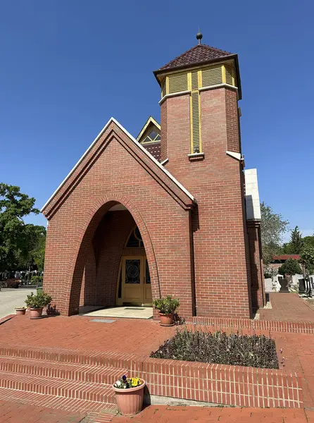 Kapel Openbare Begraafplaats Rechtenvrije Stockfoto's