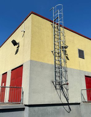 Endüstriyel diskteki depo.