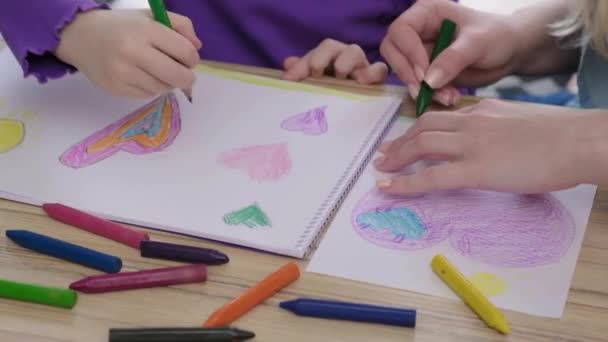 Konst Klass För Barn Kreativ Hobby Utbildning Lärare Hjälpa Förskolan — Stockvideo