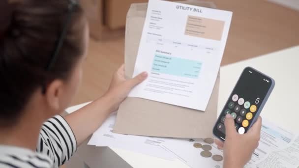 Lady Deține Conturi Bancare Prețul Utilităților Pentru Luna Viață Chirie — Videoclip de stoc