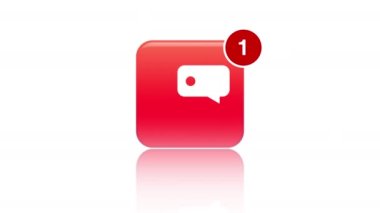 İleti uygulamasının canlandırılmış simgesi ve beyaz yansıtıcı arkaplan üzerindeki kırmızı uyarıları içeren video animasyonu - pürüzsüz döngü.