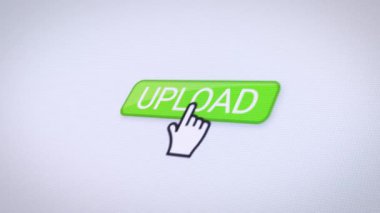 Yeşil yükleme düğmesi olan bir web sitesinin video animasyonu. Verilerin yüklenmesiyle ilgili bilgileri gösteren bir bilgisayar monitörü.