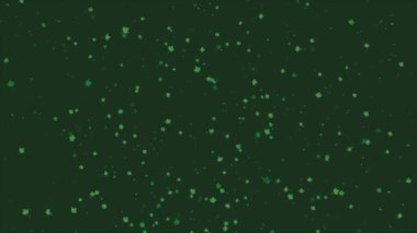 Yeşil yapraklar dökülen arka plan, sonbahar yaprakları, soyut doğa deseni, dağınık yapraklı koyu yeşil zemin, mevsimsel sonbahar dokusu.