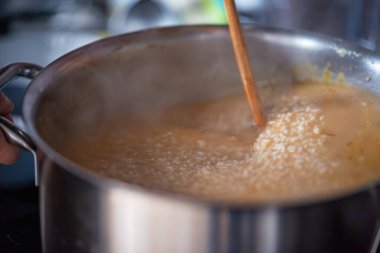 Mutfağın pişirme süreci.