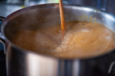 Mutfağın pişirme süreci.