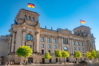 Berlin 'deki Meşhur Reichstag Binası Gündüz Görüşü