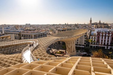 Seville City Skyline manzaralı Space Metropol Şemsiyesi Önplanda, Seville, İspanya