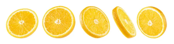 カラフルなオレンジセット ラウンドスライスとホイールでカット クローズアップ ホワイトバックグラウンドで隔離された異なる側面 スタジオ カード ポスターのための設計要素として夏の新鮮な柑橘類のフルーツ — ストック写真