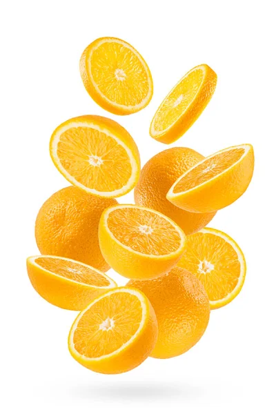 明るいオレンジは フロー アートコンポジションとして招待を閉じます 丸いスライスフルーツ 白い背景 影に隔離されています ラベル プロダクト ポスター カードのための夏のフルーツ — ストック写真