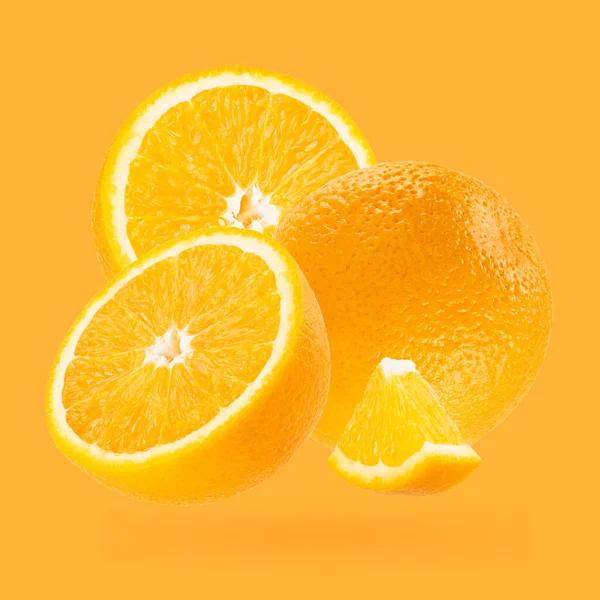 Bright Pomeranče Detailní Levitace Jako Umělecké Složení Celé Půl Kus — Stock fotografie