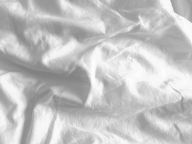 Bu el yapımı beyaz kumaş, ince buruşuk deseniyle, yaratıcılık için boş bir tuval sağlayarak, herhangi bir tasarıma benzersizlik katar..