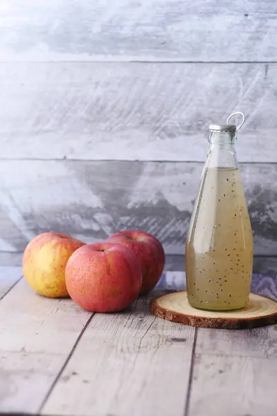 Seed Apple Juice Glass Table — Stockfoto