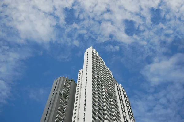 Low Angle View Signapore Residential Buildings Blue Sky — Stock Photo, Image