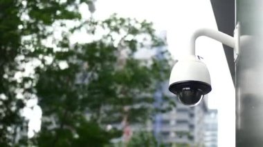 CCTV güvenlik kamerası açık havada çalışıyor. ,