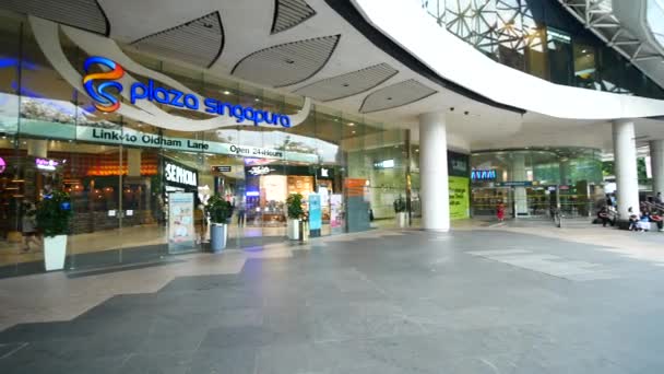 Singapur Haziran 2022 Singapur Plaza Alışveriş Merkezinin Önü — Stok video