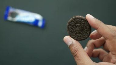 dhaka bangladeş 23 Mayıs 2021 oreo çikolatalı bisküvi .