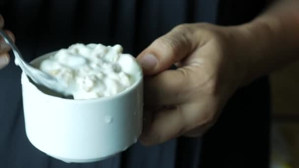 Putting Yogurt Granola Musli Bowl — Vídeo de Stock