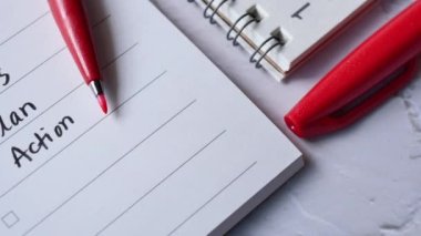 Not defterindeki planlama hedeflerinde tik işareti ,